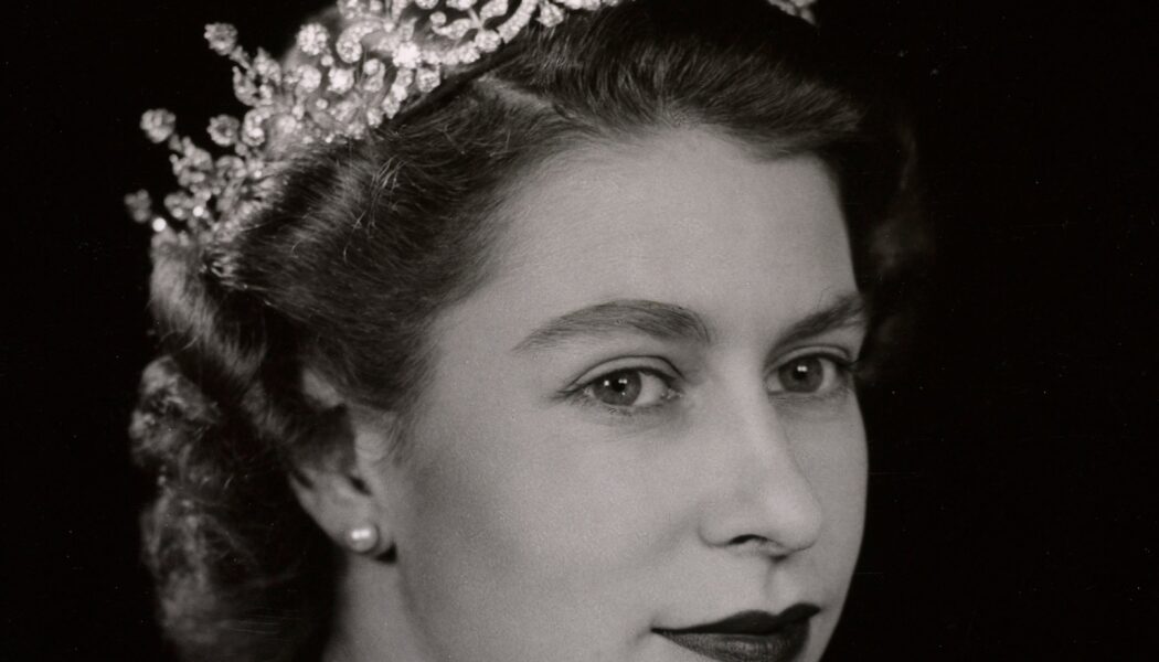 THE JEWELS OF QUEEN ELIZABETH II