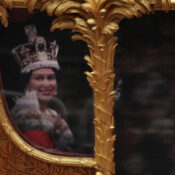 “The People’s Pageant” – The Queen Appears As A Hologram In Her Beautiful Golden Coach
