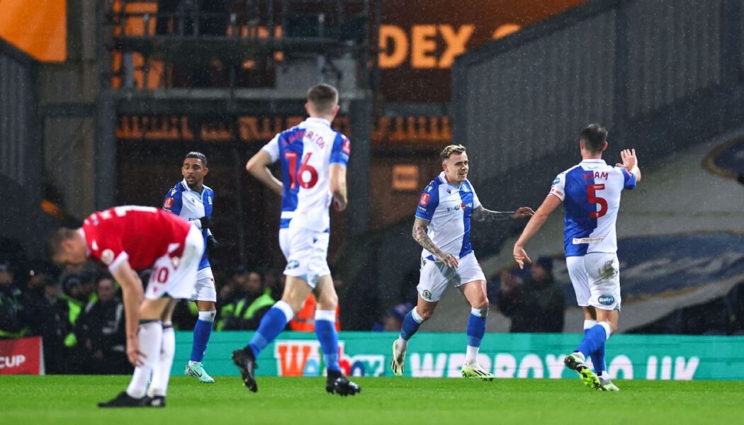 FA CUP : BLACKBURN ROVERS VS WREXHAM – 29/01/2024  (PHOTO – BLACKBURN CELEBRATE WITH “SUPER SAMMIE SZMODICS”