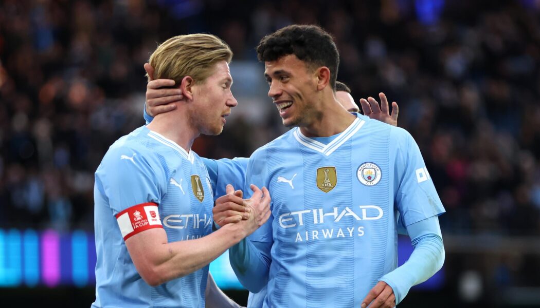 FA CUP : 07/01/2024  (PHOTO – KEVIN DE BRUYNE IS CONGRATULATED BY MATHEUS NUNES AFTER SETTING UP A GOAL FOR JEREMY DOKU)