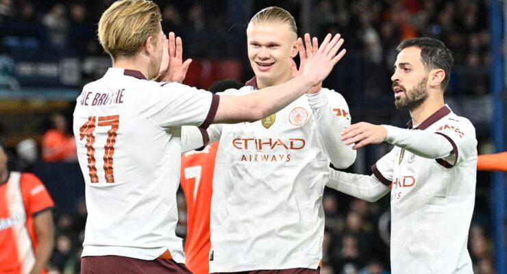 F A CUP – 27/02/2024  (PHOTO – ERLING HAALAND & KEVIN DE BRUYNE CONGRATULATE EACH OTHER ON THEIR ASTONISHING COORDINATED PROWESS)