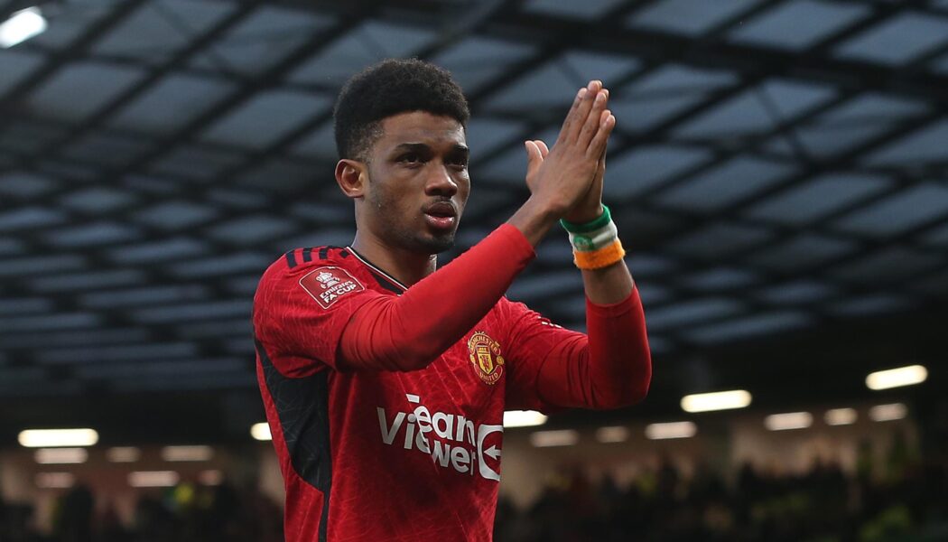 FA CUP : MANCHESTER UNITED VS LIVERPOOL – 17/03/2024  (PHOTO – DIALLO SALUTES THE MAN UNITED FANS)