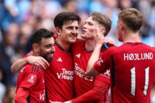 FA CUP SEMI-FINAL : COVENTRY CITY VS MANCHESTER UNITED – 21/04/2024  (PHOTO – HARRY MAGUIRE AND MAN UNITED CELEBRATE)