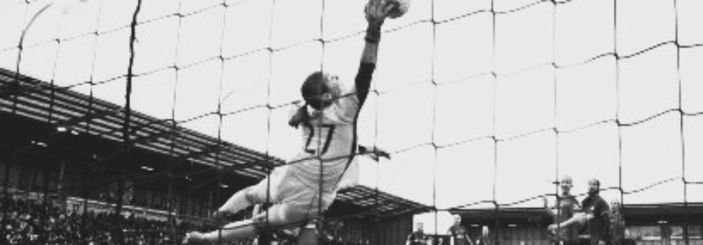 WOMEN’S FA CUP : 14/04/2024  (PHOTO – SUPERSTAR GOALY MARY EARPS ‘DOES HER THING’)