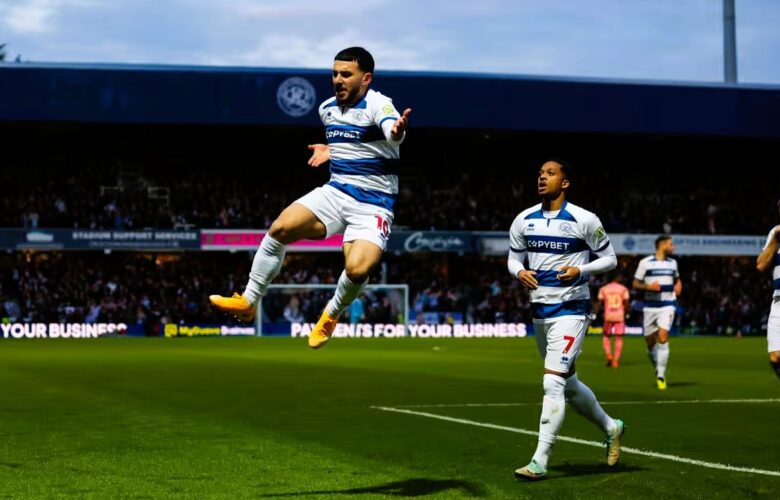 CHAMPIONSHIP : QUEEN’S PARK RANGERS VS LEEDS UNITED – 26/04/2024  (PHOTO – ILIAS CHAIR CELEBRATES SCORING THE FIRST GOAL FOR QPR)