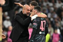 CHAMPIONS LEAGUE : REAL MADRID VS MANCHESTER CITY – 09/04/2024  (PHOTO – PEP CONGRATULATES PHIL FODEN)