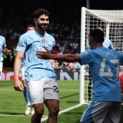 PREMIER LEAGUE – 11/05/2024  (PHOTO – GVARDIOL, FODEN AND MAN CITY CELEBRATE)