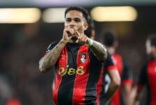 PREMIER LEAGUE:  SATURDAY (19/10/2024)  (PHOTO – JUSTIN KLUIVERT CELEBRATES)