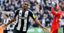 PREMIER LEAGUE : SUNDAY – 23/02/2025  (PHOTO – ALEXANDER ISAK CELEBRATES HIS BRACE)