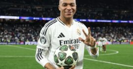 CHAMPIONS LEAGUE :  REAL MADRID VS MAN CITY – 19/02/2025  (PHOTO – MBAPPE CELEBRATES HIS HAT-TRICK)