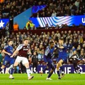 UEFA CHAMPIONS LEAGUE :  ASTON VILLA VS PSG – 15/04/2025  (PHOTO – JOHN MCGINN SCORES FOR ASTON VILLA)