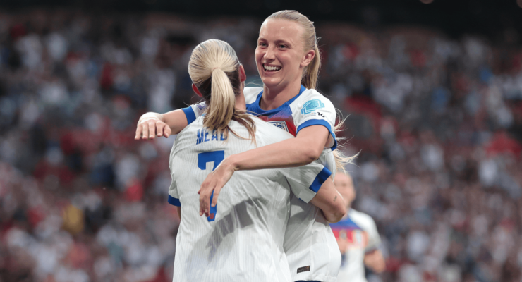 UEFA WOMEN’S NATIONS LEAGUE : ENGLAND WOMEN VS PORTUGAL WOMEN – 30/05/2025  (PHOTO – AGGIE BEEVER-JONES AND BETH MEAD CELEBRATE)