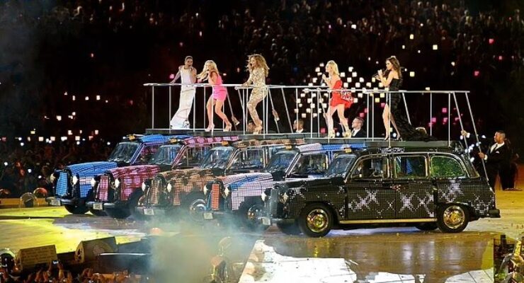 THE SPICE GIRLS SING AT THE LONDON 2012 OLYMPICS