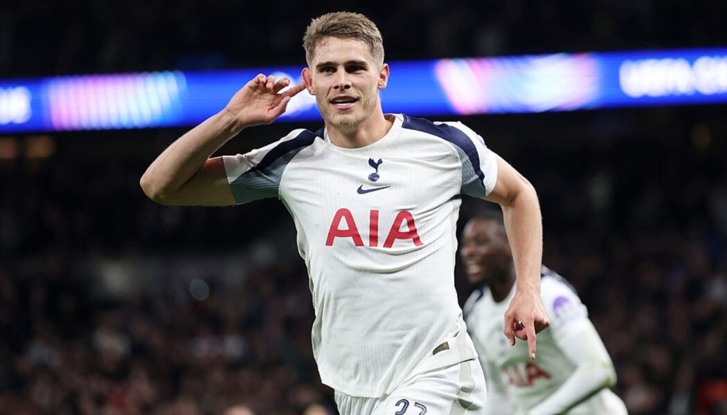 CHAMPIONS LEAGUE : TUESDAY – 04/11/2025  (PHOTO – MICKY VAN DE VEN CELEBRATES)