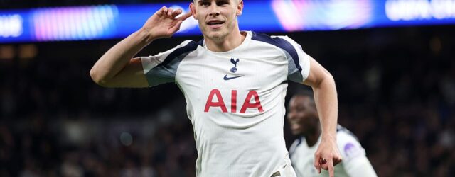 CHAMPIONS LEAGUE : TUESDAY – 04/11/2025  (PHOTO – MICKY VAN DE VEN CELEBRATES)