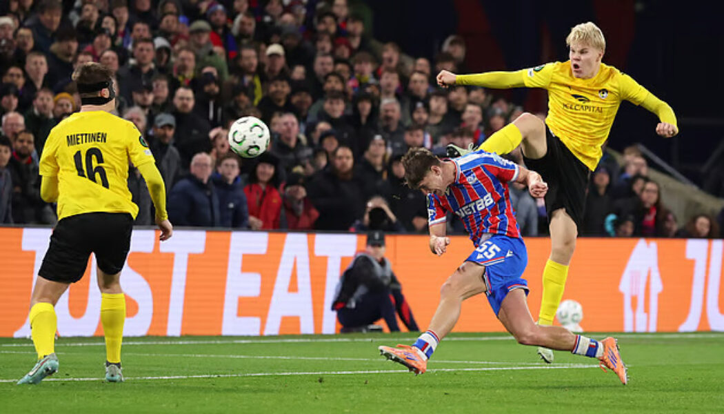 UEFA CONFERENCE LEAGUE : CRYSTAL PALACE VS KUPS KUOPIO – 18/12/3035 (PHOTO – JUSTIN DEVENNEY SCORES FOR CRYSTAL PALACE)
