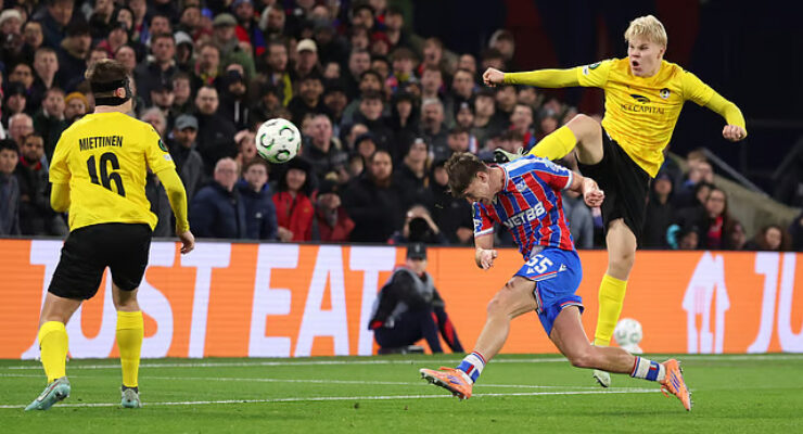UEFA CONFERENCE LEAGUE : CRYSTAL PALACE VS KUPS KUOPIO – 18/12/3035 (PHOTO – JUSTIN DEVENNEY SCORES FOR CRYSTAL PALACE)