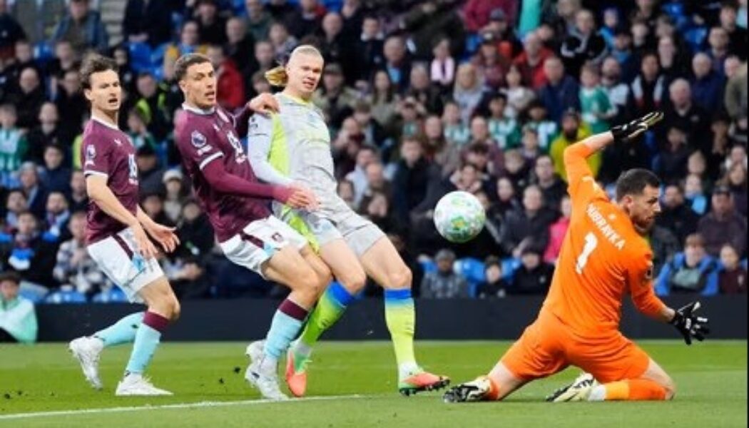 PREMIER LEAGUE :  BURNLEY VS MANCHESTER CITY – 22/04/2026  (PHOTO – ERLING HAALAND SCORES FOR MAN CITY)