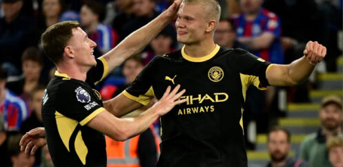 PREMIER LEAGUE : CRYSTAL PALACE VS MANCHESTER CITY – 28/08/2026  (PHOTO – ANDERSON SHOWS APPRECIATION FOR HAALAND’S NEW LUCKY HAIRCUT)