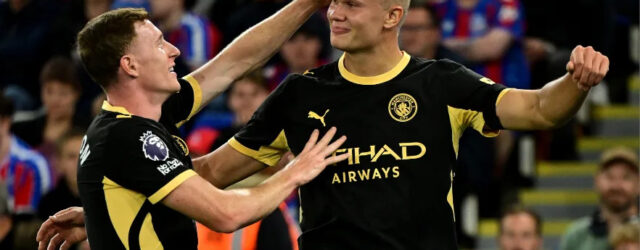 PREMIER LEAGUE : CRYSTAL PALACE VS MANCHESTER CITY – 28/08/2026  (PHOTO – ANDERSON SHOWS APPRECIATION FOR HAALAND’S NEW LUCKY HAIRCUT)