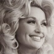 “ISLANDS IN THE STREAM” – DOLLY PARTON AND KENNY ROGERS