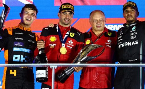 CARLOS SAINZ WINS THE SINGAPORE GRAND PRIX 2023  (ON THE PODIUM WITH LANDO NORRIS, LEWIS HAMILTON AND FRED VASSEUR)