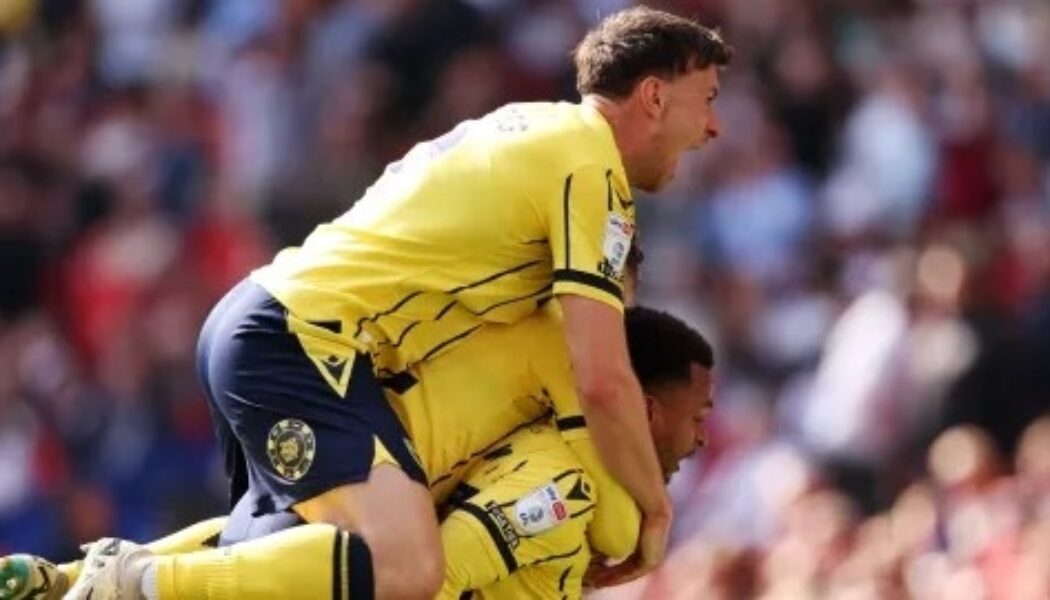 LEAGUE ONE PLAY-OFF FINAL : BOLTON WANDERERS VS OXFORD UNITED – 18/05/2024  (PHOTO – JOSH MURPHY AND OXFORD CELEBRATE)