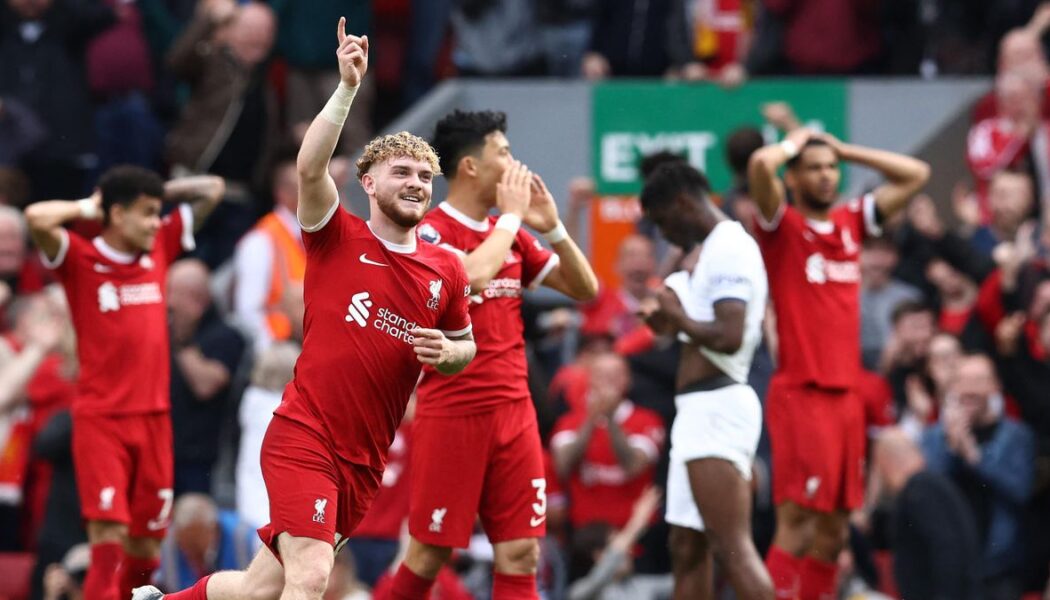 PREMIER LEAGUE – 05/05/2024  (PHOTO – HARVEY ELLIOTT AND LIVERPOOL CELEBRATE)