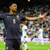 ENGLAND VS BOSNIA AND HERZEGOVINA FRIENDLY – 03/06/2024   (PHOTO – TRENT ALEXANDER-ARNOLD AND HARRY KANE CELEBRATE)