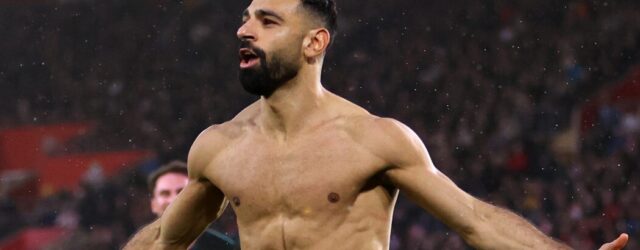 PREMIER LEAGUE : SUNDAY – 24/11/2024  (PHOTO – MO SALAH CELEBRATES SCORING A BRACE BY SHOWING OFF HIS CHISELLED ABS!)