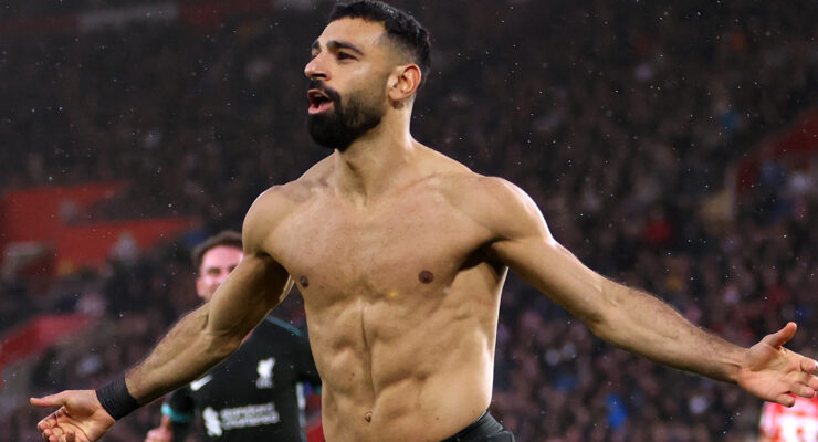 PREMIER LEAGUE : SUNDAY – 24/11/2024  (PHOTO – MO SALAH CELEBRATES SCORING A BRACE BY SHOWING OFF HIS CHISELLED ABS!)