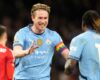 PREMIER LEAGUE : WEDNESDAY – 04/12/2024  (PHOTO – KEVIN DE BRUYNE AND JEREMY DOKU CELEBRATE)