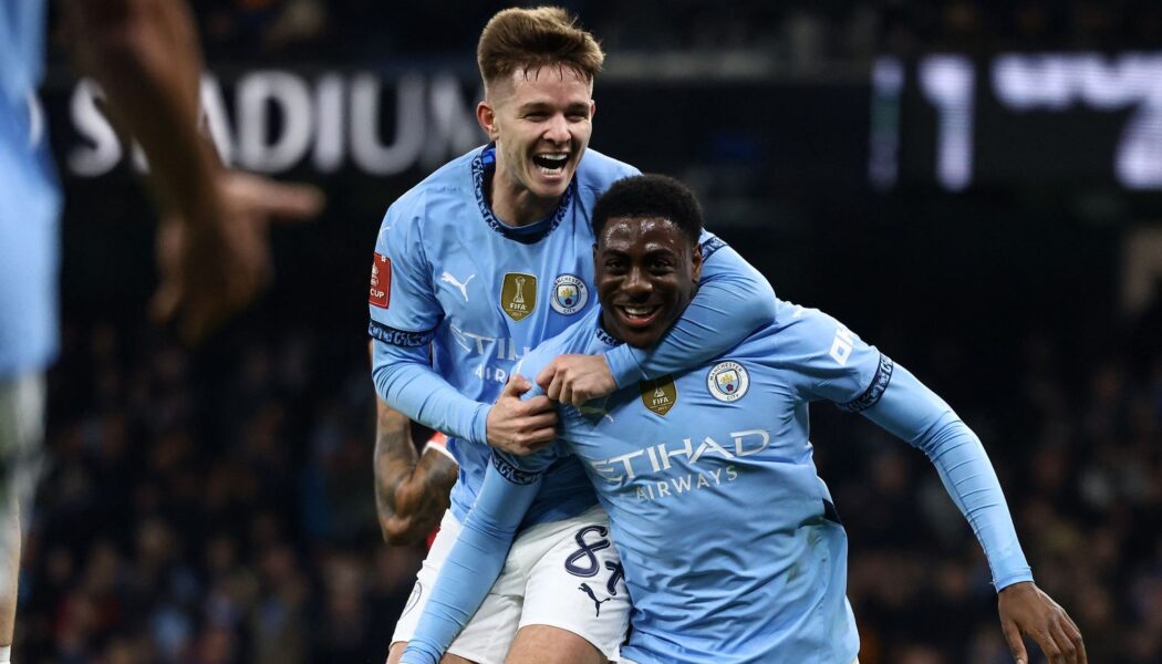 FA CUP THIRD ROUND :  MAN CITY VS SALFORD CITY – SATURDAY (11/01/2025)   (PHOTO – DIVIN MUBAMA AND JAMES MCATEE CELEBRATE)