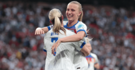 UEFA WOMEN’S NATIONS LEAGUE : ENGLAND WOMEN VS PORTUGAL WOMEN – 30/05/2025  (PHOTO – AGGIE BEEVER-JONES AND BETH MEAD CELEBRATE)