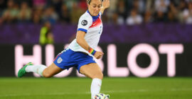 UEFA WOMEN’S EUROS 2025 QUARTER-FINAL :  SWEDEN VS ENGLAND – 17/07/2025 (PHOTO – LUCY BRONZE SCORES FOR ENGLAND – TWICE!)