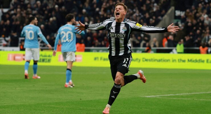PREMIER LEAGUE : NEWCASTLE UNITED VS MANCHESTER CITY – 22/11/2025   (PHOTO – HARVEY BARNES CELEBRATES)