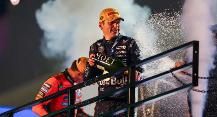 MAX VERSTAPPEN WINS THE LAS VEGAS GRAND PRIX 2025  (PHOTO – MAX CELEBRATES ON THE PODIUM)
