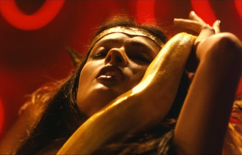 ANYONE WANT TO SEE ‘SANTANICO PANDEMONIUM’ (A.K.A. SALMA HAYEK) PERFORM HER SEXY SNAKE DANCE AGAIN?