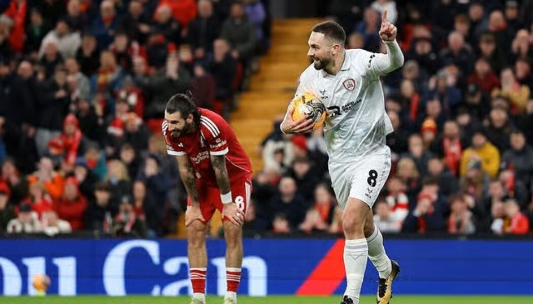 FA CUP : LIVERPOOL VS BARNSLEY – 12/01/2026  (PHOTO – ADAM PHILLIPS CELEBRATES)