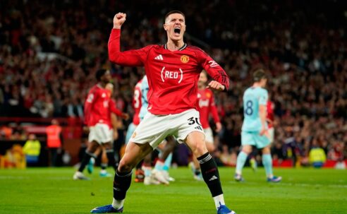 PREMIER LEAGUE : MANCHESTER UNITED VS BRENTFORD – 27/04/2026 (PHOTO – BENJAMIN SESKO CELEBRATES)