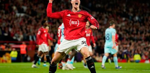 PREMIER LEAGUE : MANCHESTER UNITED VS BRENTFORD – 27/04/2026 (PHOTO – BENJAMIN SESKO CELEBRATES)