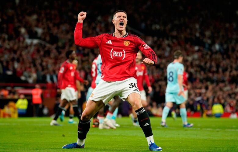 PREMIER LEAGUE : MANCHESTER UNITED VS BRENTFORD – 27/04/2026 (PHOTO – BENJAMIN SESKO CELEBRATES)