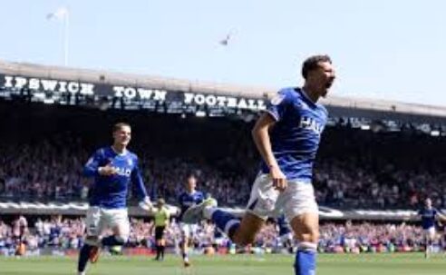 CHAMPIONSHIP : IPSWICH TOWN VS QUEENS PARK RANGERS – 02/05/2026  (PHOTO – KASEY MCATEER SCORED 3RD GOAL FOR IPSWICH TOWN)