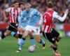 PREMIER LEAGUE : MAN CITY VS BRENTFORD – 09/05/2026 (PHOTO – HAALAND AND MARMOUSH CELEBRATE)