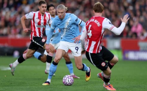 PREMIER LEAGUE : MAN CITY VS BRENTFORD – 09/05/2026 (PHOTO – HAALAND AND MARMOUSH CELEBRATE)