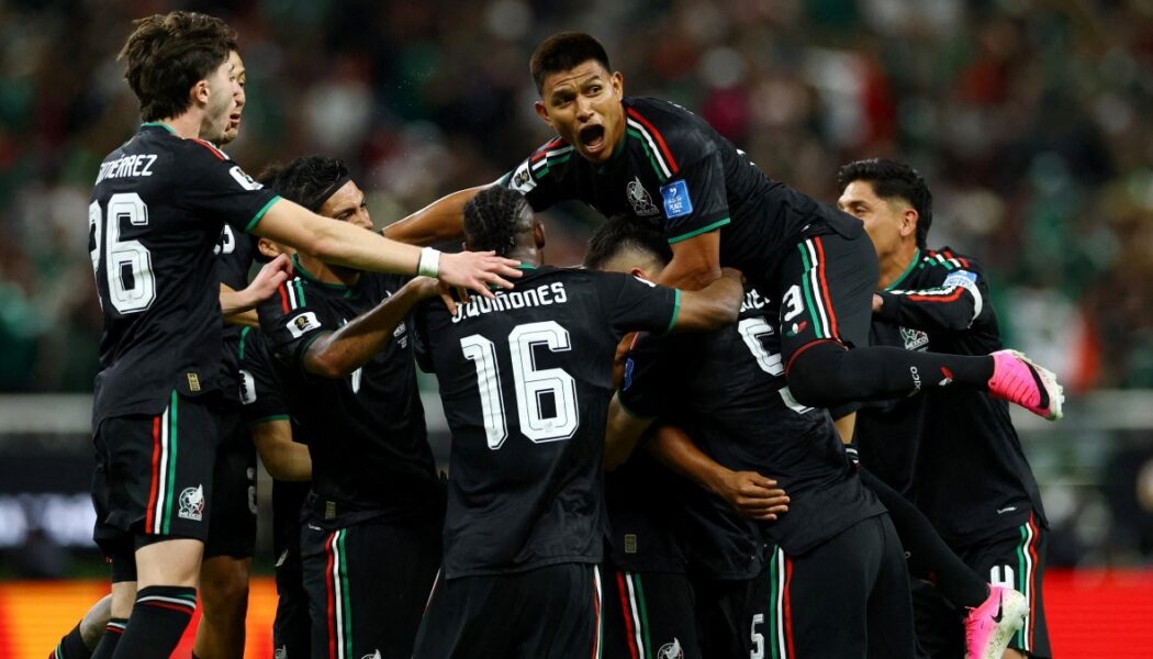 FIFA WORLD CUP :  MEXICO VS SOUTH KOREA – (PHOTO – LUIS ROMO AND MEXICO CELEBRATE)