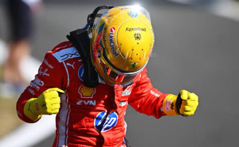 LEWIS HAMILTON STUNS AGAIN WITH SPRINT POLE AT SILVERSTONE!