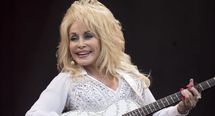 DOLLY PARTON PERFORMED AT GLASTONBURY IN 2014 & 2024!
