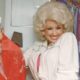 CHECK OUT THIS SUPERB INTERVIEW WITH DOLLY PARTON ON HER TOUR BUS!