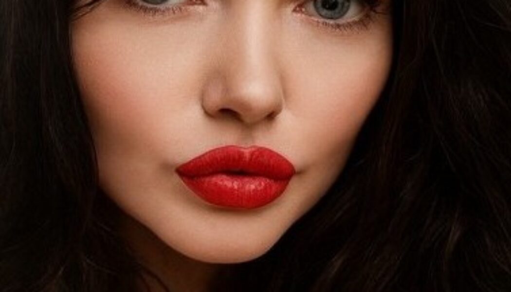 VIEW EXQUISITE SHOWS FROM PARIS FASHION WEEK AW 26 AND STAY TUNED FOR MORE!